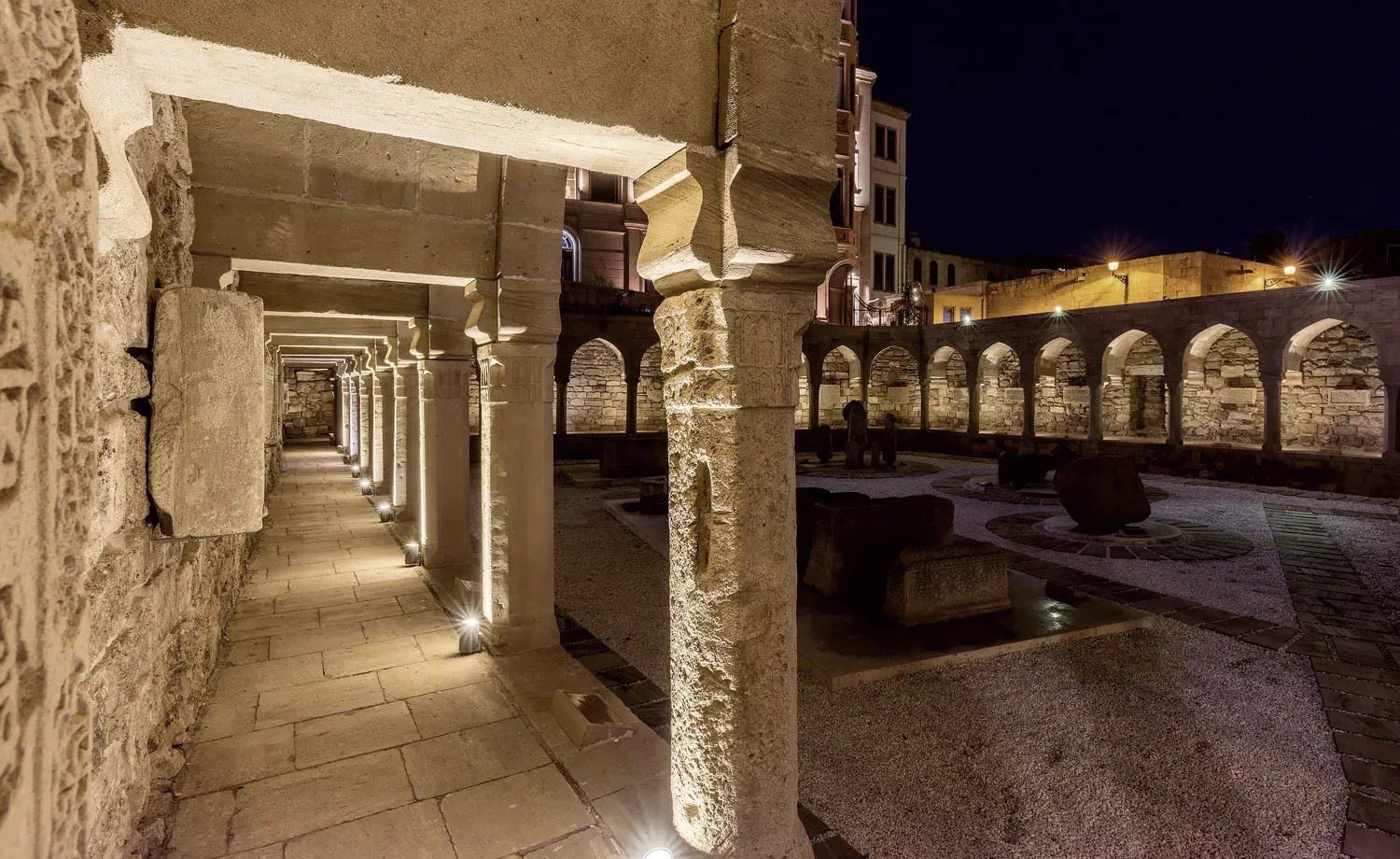 Colonnade inside the walls of Icherisheher