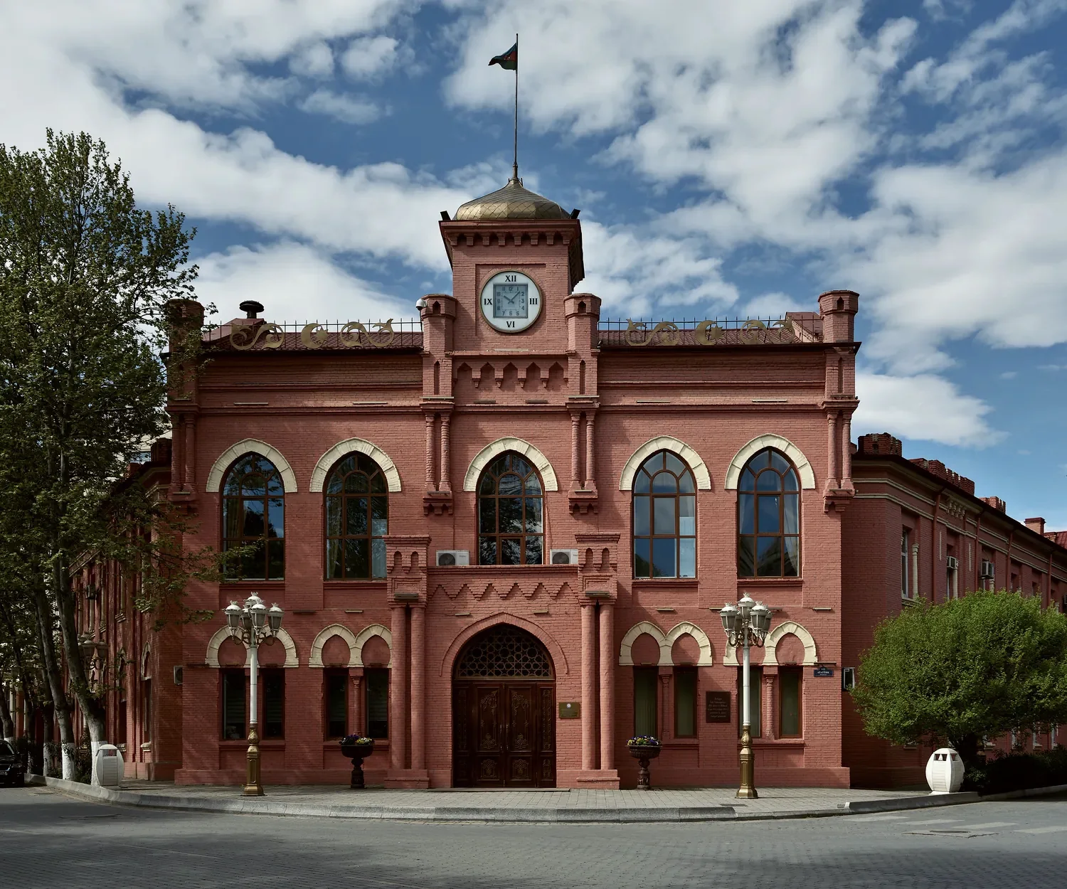 Where the first government of the republic sat, in 1918