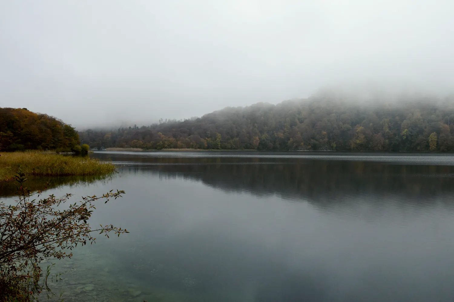 The lake in autumn, under cloud